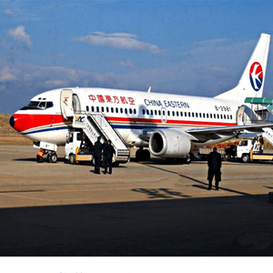 广州机场空运航空快运业稳步发展的原因是什么？